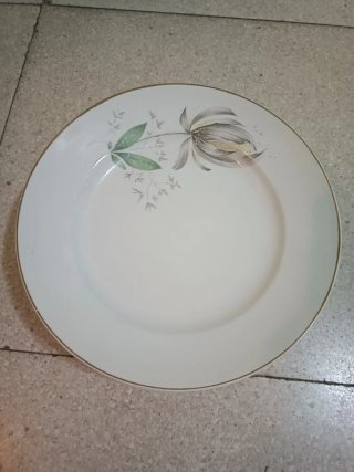 Vajilla porcelana con flor