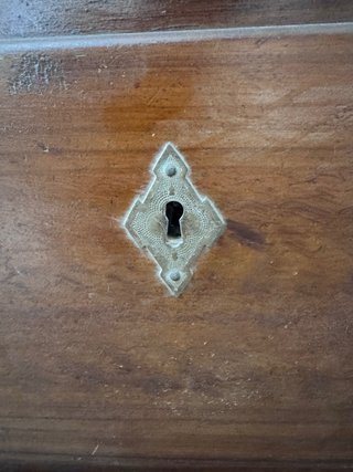 Armario antiguo de madera grande