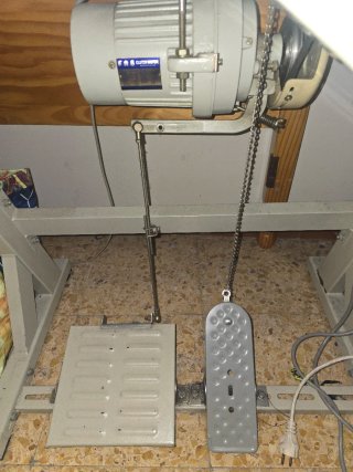 Máquina de coser plana y remalladora