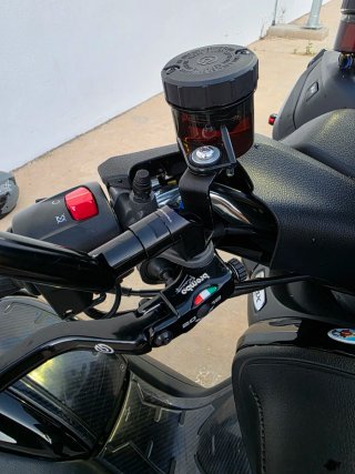Yamaha Tmax 2021 Negra y Naranja