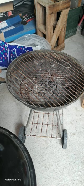 Barbacoa Portátil Negra con Ruedas