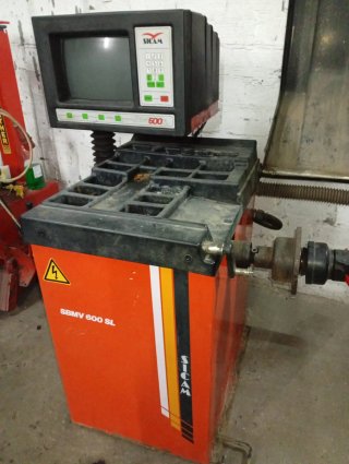 Equilibradora de ruedas Sicam SBMV 600 SL