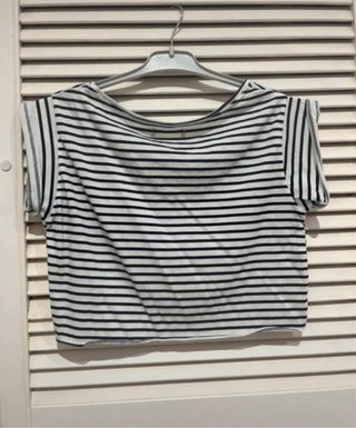 Crop top manga corta blanco negro estampado S M