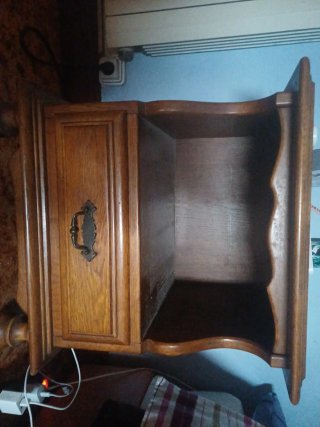 2 Comodini rustici in legno massello