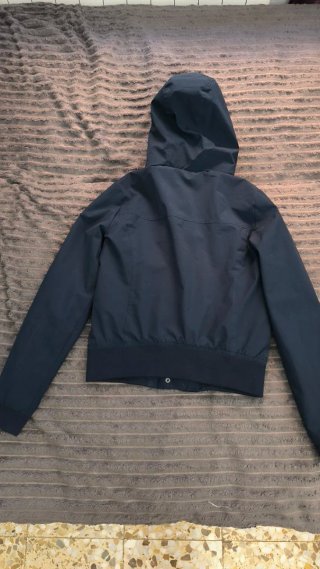 Chaqueta Hollister All-Weather XS con capucha