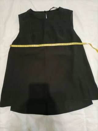 Blusa negra sin mangas