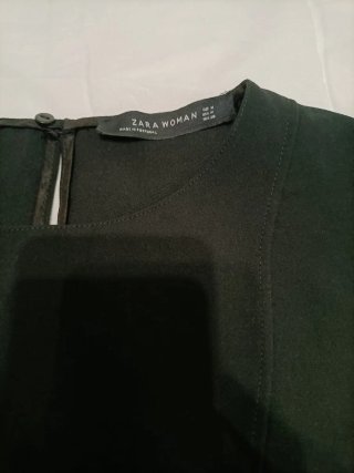 Blusa negra sin mangas