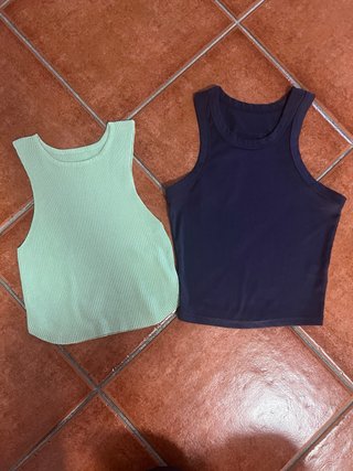 Lote Vaqueros Rectos + 2 Tops Talla S