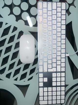 iMac 24” Apple M1 (2022)