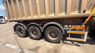 Tractora Scania 124L 360 + Bañera