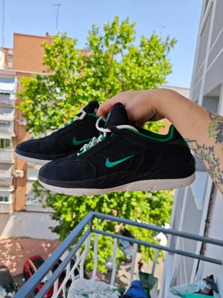 Nike Zapatillas Negras y Verdes Vertebrade