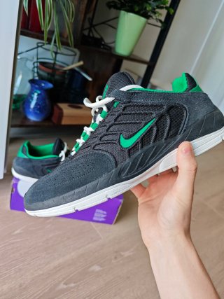 Nike Zapatillas Negras y Verdes Vertebrade
