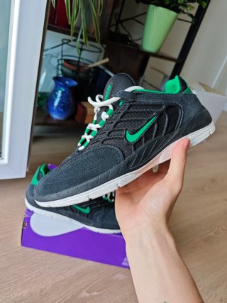 Nike Zapatillas Negras y Verdes Vertebrade