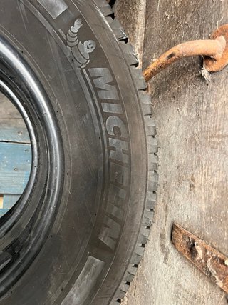 2 Neumáticos Michelin 225/75R16C 116Q