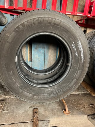 2 Neumáticos Michelin 225/75R16C 116Q