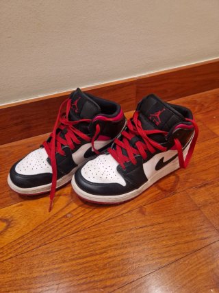 Scarpe Jordan 36.5 nere, rosse, bianche