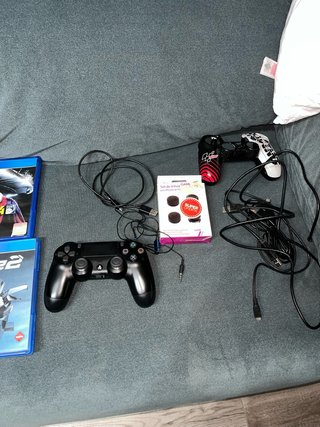 PS4 (PlayStation 4) Nera