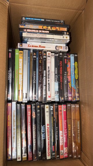 Lote de películas precintadas +100 uni