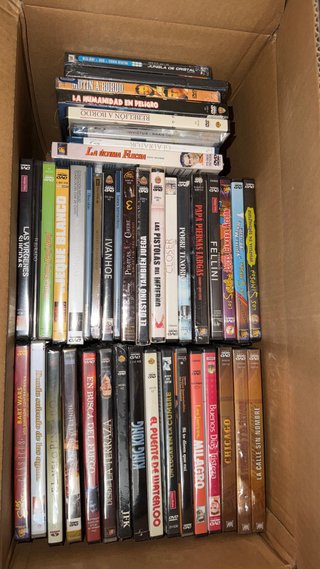Lote de películas precintadas +100 uni