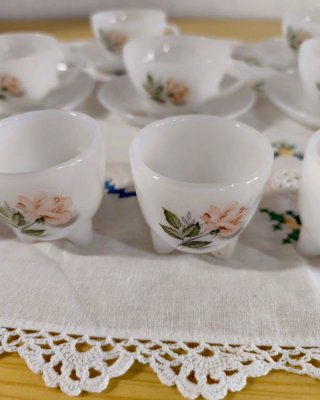 Juego café Arcopal flores rosa y blanco
