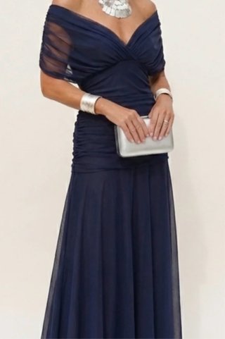 Vestido azul midi invitada