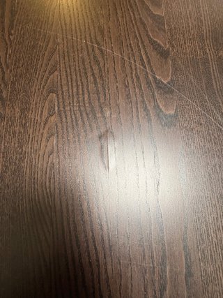Mesa comedor Ikea madera y sillas rosas