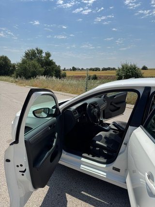 Volkswagen Jetta sport  2.0 tdi 140cv 2012