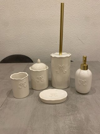 Set baño cerámica blanco con dispensador 57€