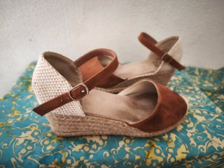 Alpargatas cuña Ana Carlo beige/marrón