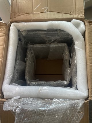 Mesa auxiliar de metal negra