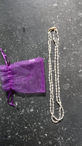 Collar de perlas de arroz con cierre plata y oro