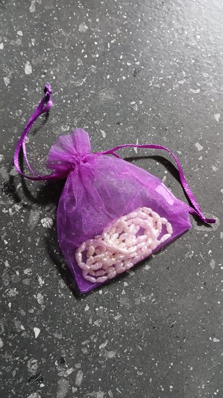 Collar de perlas de arroz con cierre plata y oro