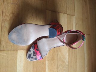 Sandalias ASOS tacón estampado floral y leopardo