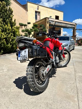 BMW F650 GS Roja