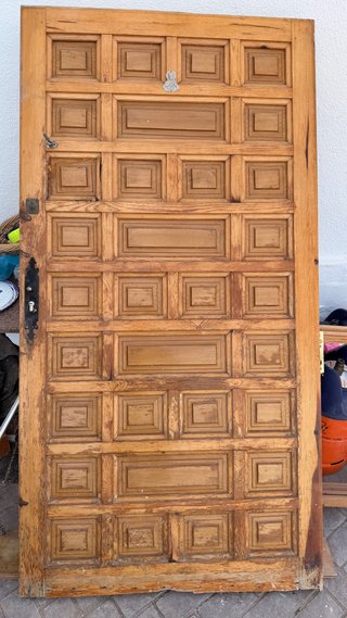 Puerta madera rústica para restauración