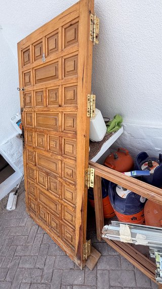 Puerta madera rústica para restauración
