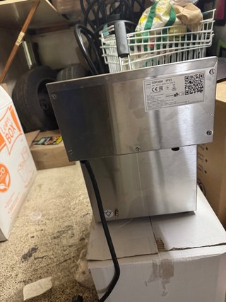Freidora Eléctrica Makro 8L noevo con caja