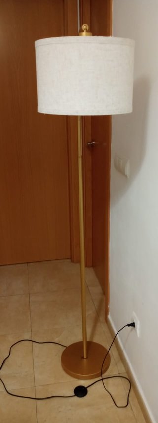 Lámpara de pie Edishine minimalista