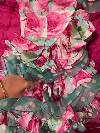 Traje de flamenca flores rosa y amarillo