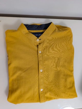 Polo Zara Manga Corta Cuello Mao M color mostaza