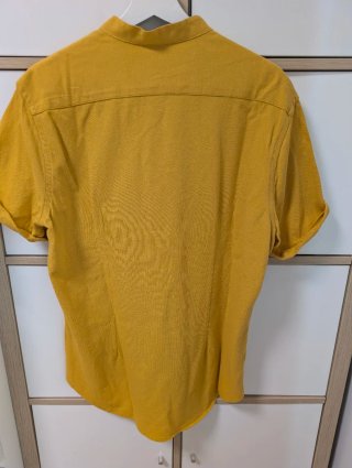 Polo Zara Manga Corta Cuello Mao M color mostaza