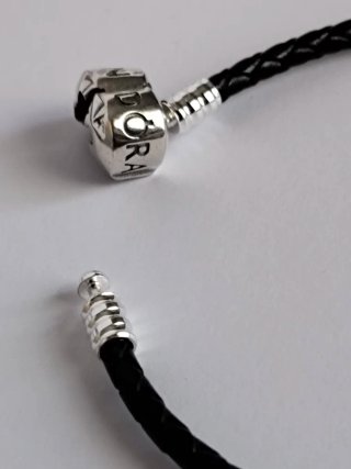 Pulsera Pandora Cuero Trenzado Negra  talla 21 cm