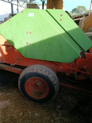 Empacadora de tractor para pacas pequeñas