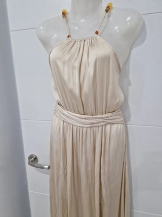 Vestido Zara estilo romano con pedrería