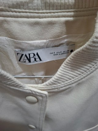 Chaqueta Zara Beige Bomber