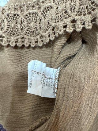Camiseta manga acampanada con encaje