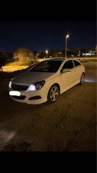 Opel Astra GTC 2009