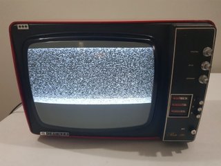 Televisor Antiguo Gruner Rojo y Negro