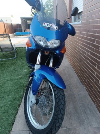 Aprilia Pegaso 650 Azul