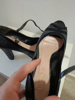 Tacones negros talla 39